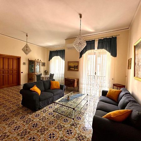 Maman Suite, City Center Near Molo Beverello Naples Exterior photo