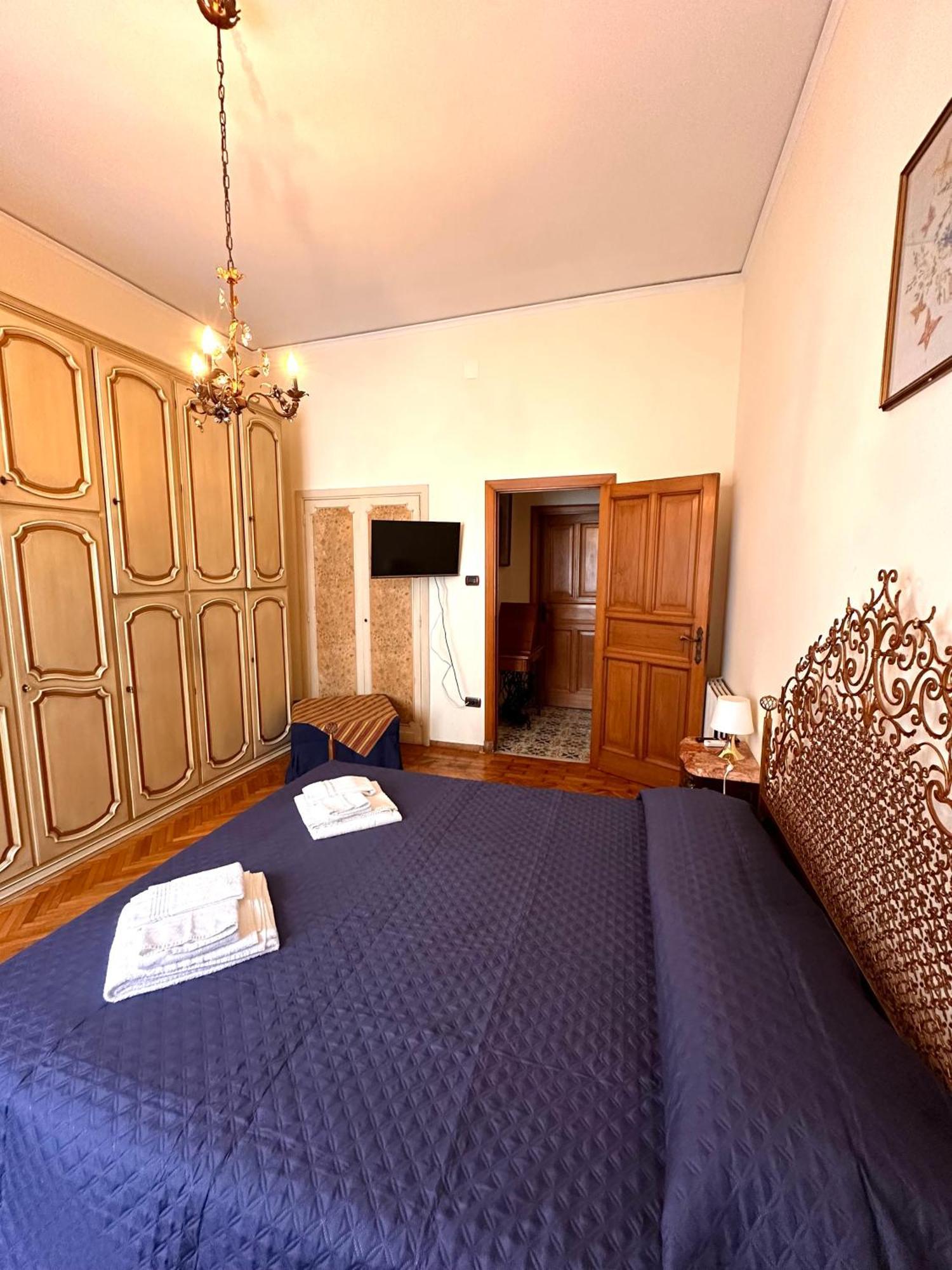 Maman Suite, City Center Near Molo Beverello Naples Exterior photo